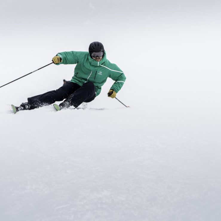 How to carve on skis like a pro