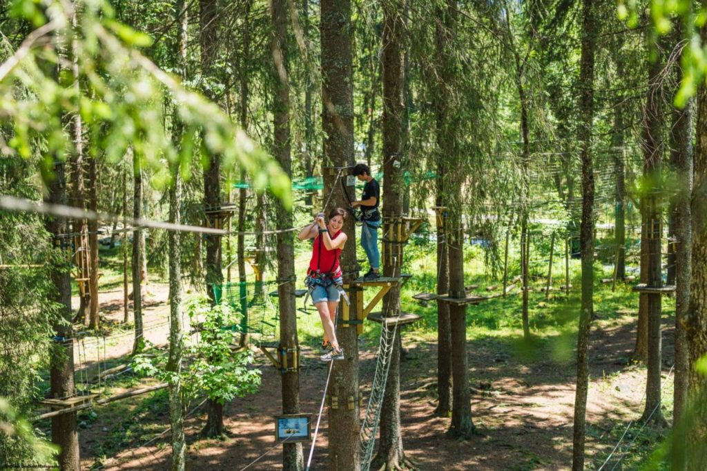 Woodland activity course at Parc des Dérêches in Morzine