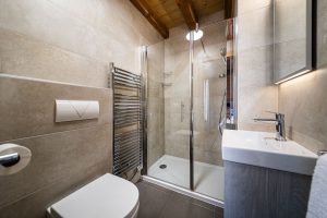 En-suite shower room at Chalet Floralies
