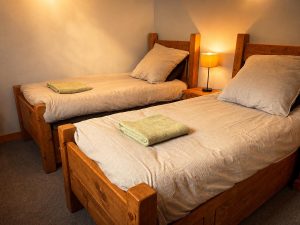 Twin bedroom at Chalet Greniette